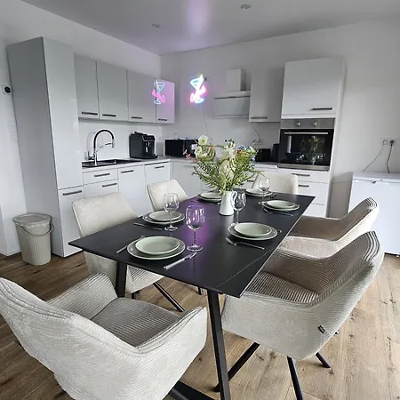 Moderne 3-zimmer-wohnung Mit Panoramablick *