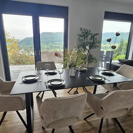 Moderne 3-zimmer-wohnung Mit Panoramablick アパート
